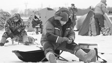 Главное — терпение. Фото Аркадия УВАРОВА