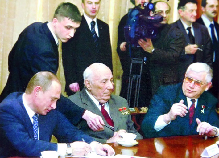 Во время беседы с Президентом Российской Федерации Владимиром Путиным в Ново-Огарёво (Юрий Бугаков — крайний справа). Фото из личного архива Юрия Бугакова