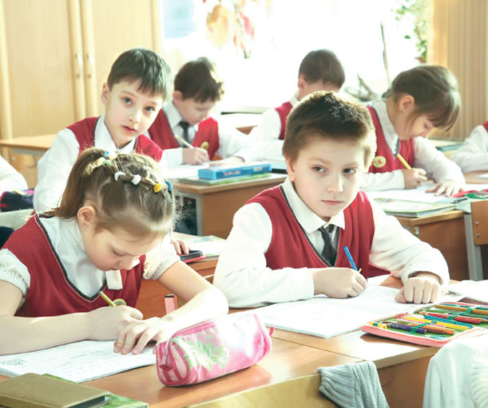 Научиться быть директором школы можно.  Только учиться нужно хорошо. Фото Михаила ПЕРМИНА (архив)