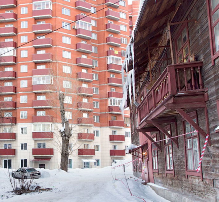 В 2013 — 2015 годах в Новосибирске планируется расселить 307 ветхих и аварийных многоквартирных домов. Фото Аркадия УВАРОВА