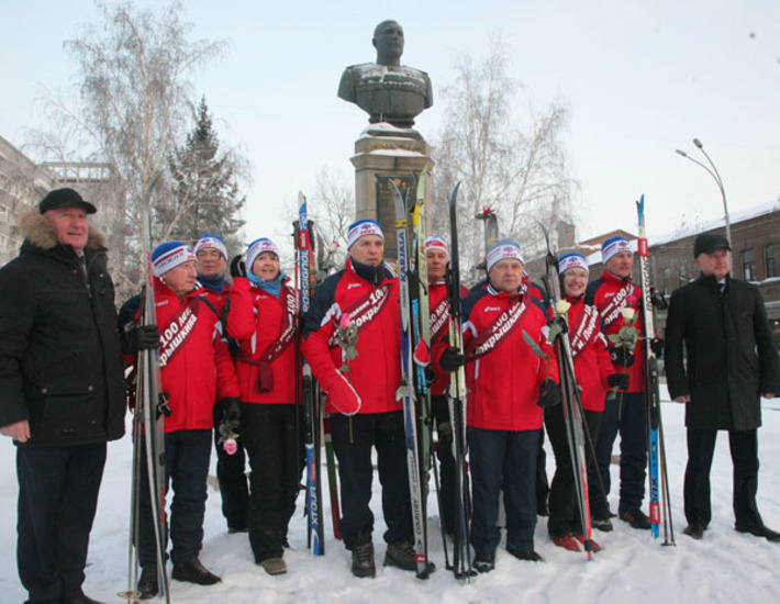 Лыжный переход в этом году посвящен 100-летию  Александра Покрышкина. Фото Михаила ПЕРМИНА