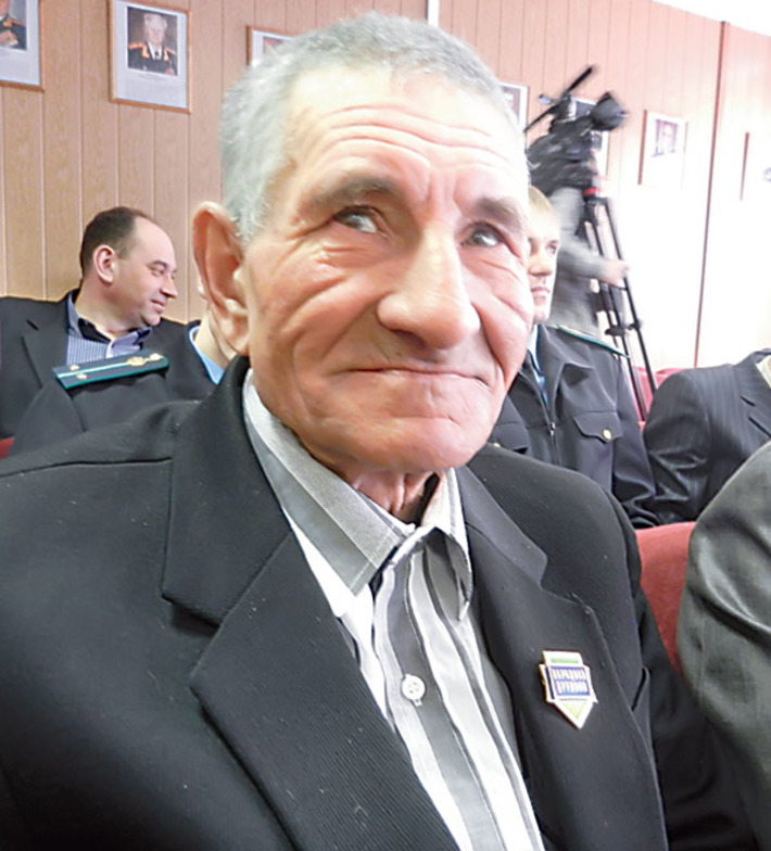 Родион Хохлов из Баганского района отмечен наградой на слете активистов добровольных народных дружин. Фото Марины ЛУПЕЙКЕНЕ