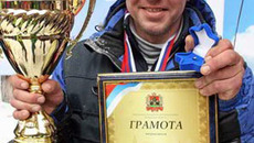 Александр Обухов, чемпион Сибири — 2013 по подледному лову на мормышку. Фото Игоря ЕНАКИ