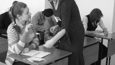 Идет тестовый экзамен конкурса эрудитов. Фото Анатолия СМИРНОВА