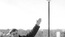 Валерий Фролов уверен: метеостанции нипочем любая погода. Фото Михаила ПЕРМИНА