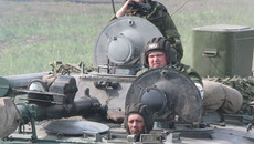 К 2017 году контрактники станут основной — и хорошо обеспеченной — силой Российской армии. Фото Михаила ПЕРМИНА