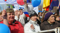 На торжественный митинг собрались почти 12 000 человек. Фото пресс-службы губернатора и правительства НСО