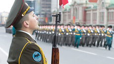 Репетиция парада-2013. Фото Аркадия УВАРОВА