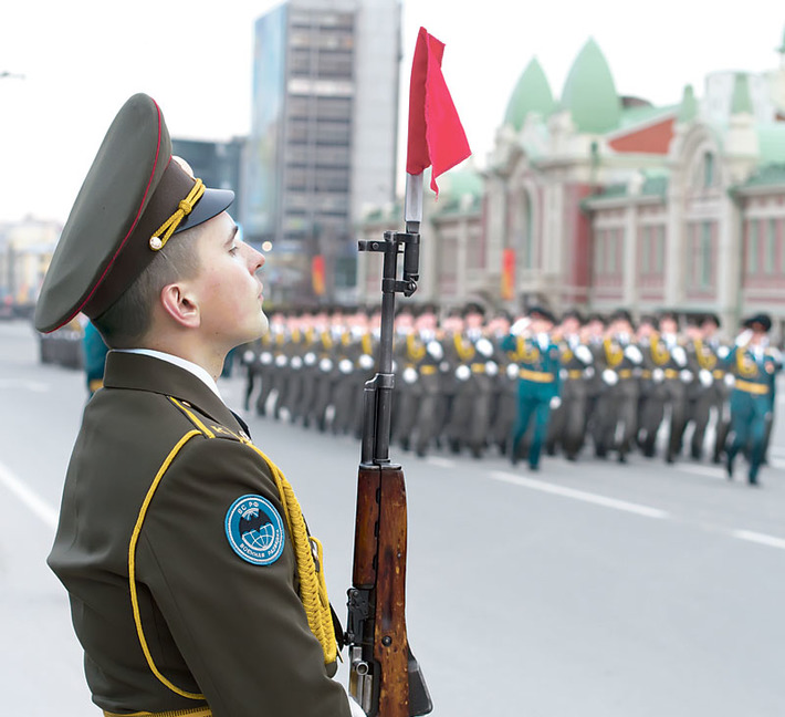 Репетиция парада-2013. Фото Аркадия УВАРОВА