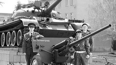Алексей Леонов, Элнур Киримов и Дмитрий Батурин уже накануне парада испытывали чувство гордости. Фото Натальи МАНТОРОВОЙ