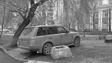 Джипы грязи не боятся. Фото Аркадия УВАРОВА