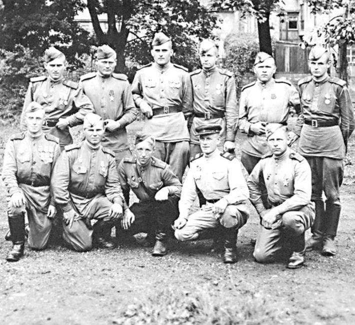 Германия, июнь 1945 г. Фото присланы В. ВОТЕВЫМ