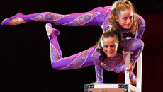 Гимнастика, акробатика, эквилибристика — все это в номинации «Цирк». Фото Аркадия УВАРОВА