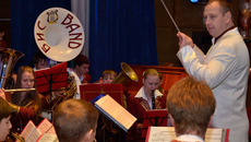 Образцовый духовой оркестр детской музыкальной школы Карасукского района «Бис Band», руководитель коллектива — Александр Пунько. Фото из архива оркестра