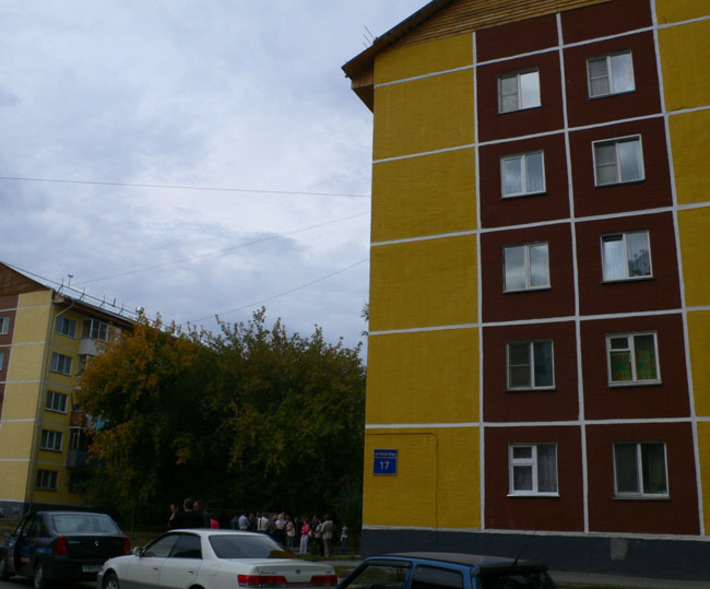 Обновленные дома на улице Новая Заря. Фото Георгия ЛЕСНОГО