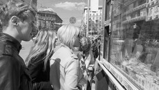 Продавцы в киосках были непреклонны: никакого алкоголя!. Фото Аркадия УВАРОВА
