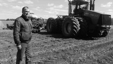Индивидуальный предприниматель Александр Вайс в аграрном бизнесе десять лет. Фото Марины ЛУПЕЙКЕНЕ