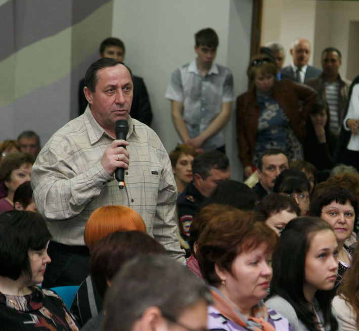 Первый вопрос из зала касался судьбы Гусинобродского рынка. Фото Аркадия УВАРОВА