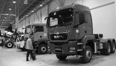 Экспоненты, среди которых более 150 компаний из шести стран и 25 городов России воспользовались возможностью задать вопросы министру и губернатору. Фото Аркадия УВАРОВА