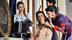 Сцена из спектакля «Вечер водевилей». Фото предоставлено театром «На левом берегу»