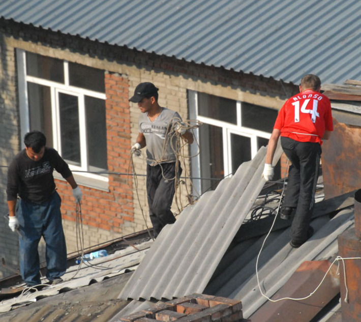 В программу капитального ремонта сегодня попадает огромное количество жилых объектов. Фото Михаила ПЕРМИНА