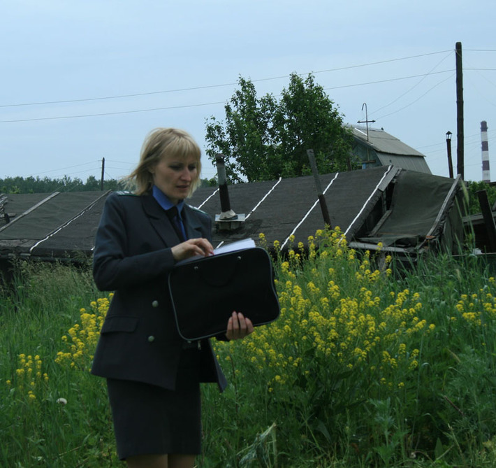 Сначала — протоколы и предписания,  но можно и изъять брошенную землю. Фото Виталия ЗЛОДЕЕВА