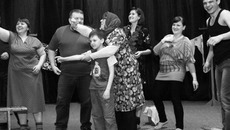 Сцена из спектакля «Нелюдимо наше море…» в исполнении артистов театра-студии «Эксперимент». Фото Алексея БОГДАНОВА