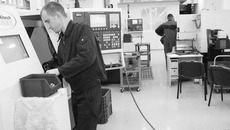 Опыт центра прототипирования Академпарка в сфере приборостроения Минпром РФ рекомендовал к тиражированию по всей стране. Фото Михаила ПЕРМИНА