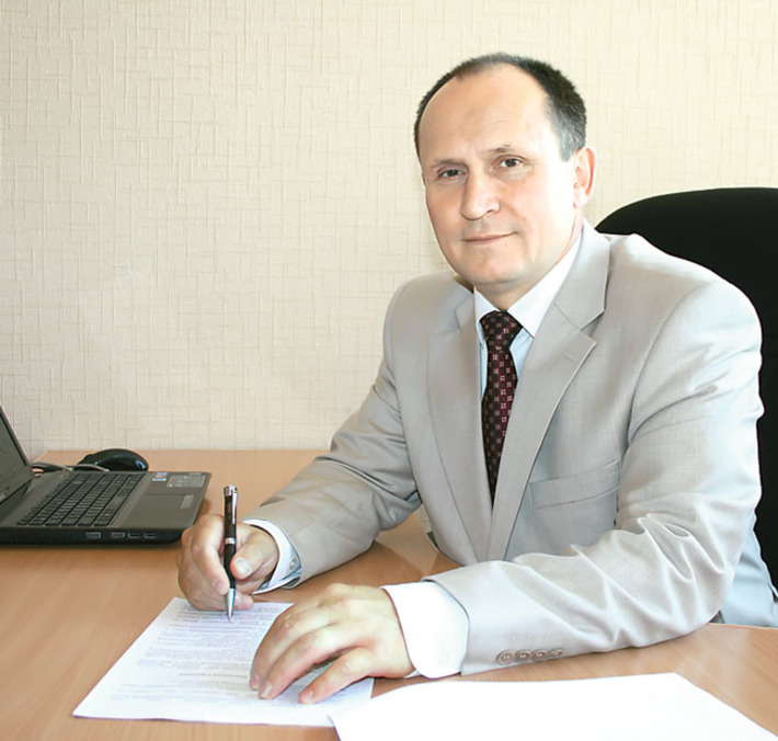 Руководитель сети мебельных салонов Сергей Анатольевич НОВОХАТСКИЙ