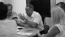 Андрей Панфёров поднял вопрос о капитальном ремонте многоквартирных домов. Фото с сайта vk.com