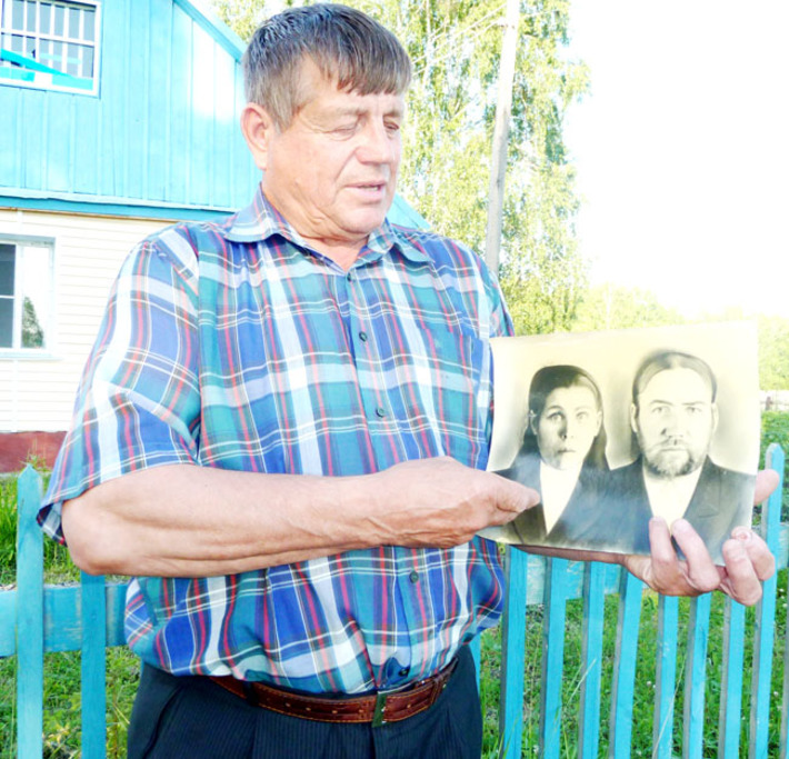 Родительское присутствие Иван Григорьевич ощущает всегда. Фото Зои ТЮРИНОЙ