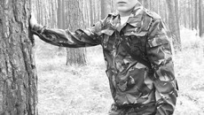 Дмитрий свое будущее связывает с лесом. Фото Михаила ПЕРМИНА