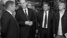 В ходе рабочей поездки губернатор Василий Юрченко осмотрел один из ключевых энергетических объектов города — котельную «Вега». Фото Аркадия УВАРОВА