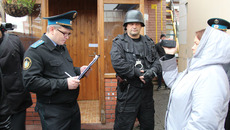 Приставы приступили к исполнению судебных решений о выселении в зоне строительства третьего моста