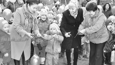 Открытие новых игровых площадок в детском саду — событие нерядовое и для ребят, и для взрослых. Фото Юлии НАЗАРЕНКО