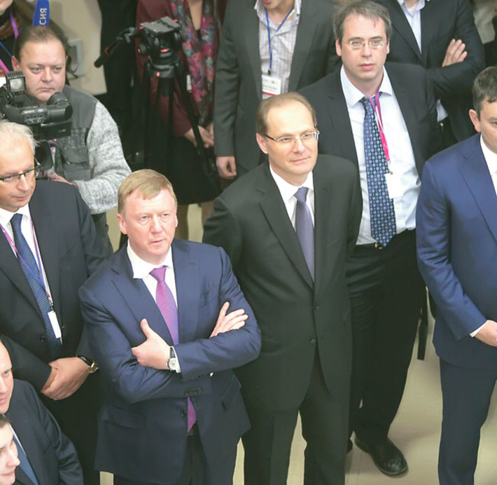 Анатолий Чубайс и Василий Юрченко на открытии наноцентра в Академпарке. Фото Михаила ПЕРМИНА