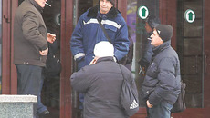 Штраф за выкуренную сигарету в неположенном месте составит от 500 до 1 500 рублей. Фото Аркадия УВАРОВА