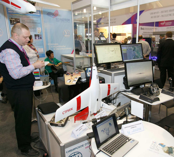 «Технопром» — площадка деловая. Фото Аркадия УВАРОВА