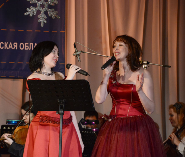 Звездный дуэт — Анна Вараксина  и Дарья Зорина . Фото предоставлены оргкомитетом фестиваля