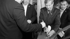 Омбудсменом Новосибирской области по итогам тайного голосования избрана Нина Шалабаева. Фото Аркадия УВАРОВА