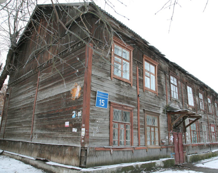 Барак в первом переулке Серафимовича, 15 будет снесен. Фото Михаила ПЕРМИНА