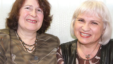 Разные по темпераменту Евгения Егоровна и Любовь Николаевна отлично дополняют друг друга. Фото автора и из личного архива Е.Е. СЕРЕБРЯКОВОЙ и Л.Н. ТИМЧЕНКО