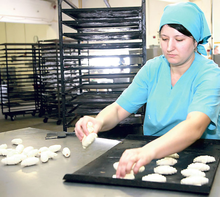 Малый бизнес дает возможность трудоустроиться недалеко от дома (Колыванский район). Фото Михаила ПЕРМИНА (архив)