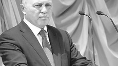 И. о. мэра Владимир Знатков принял участие во встрече с городским активом. Фото Михаила ПЕРМИНА