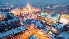 Вадим Махоров и его работы. Фото с сайта dedmaxopka.livejournal.com