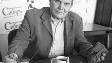 Юрий Чернов — лауреат региональных премий имени Василия Пескова, Н.Г. Гарина-Михайловского, имеет Почетный диплом Всесоюзного литературного конкурса имени Н.А. Островского. Фото Аркадия УВАРОВА