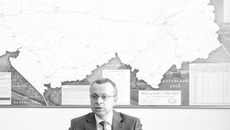 Председатель избирательной комиссии Новосибирской области Юрий Петухов комментирует итоги выборов. Фото пресс-службы ПНО