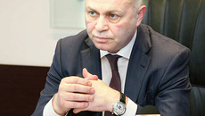 Исполняющий обязанности мэра Владимир Знатков: «При необходимости наши юристы придут к дольщикам, проконсультируют и ответят на вопросы. Мы всегда на связи». Фото Михаила ПЕРМИНА