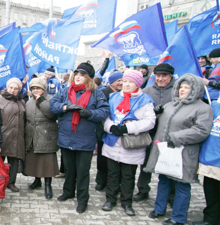 Митинг в поддержку кандидата в мэры Новосибирска Владимира Знаткова. Фото Аркадия УВАРОВА