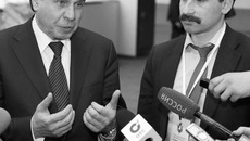 Владимир Городецкий и Артём Шадрин отвечают на вопросы журналистов. Фото Аркадия УВАРОВА